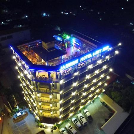 จัสมิน โฮเต็ล แอนด์ สกาย บาร์ Hotel พระตะบอง ภายนอก รูปภาพ