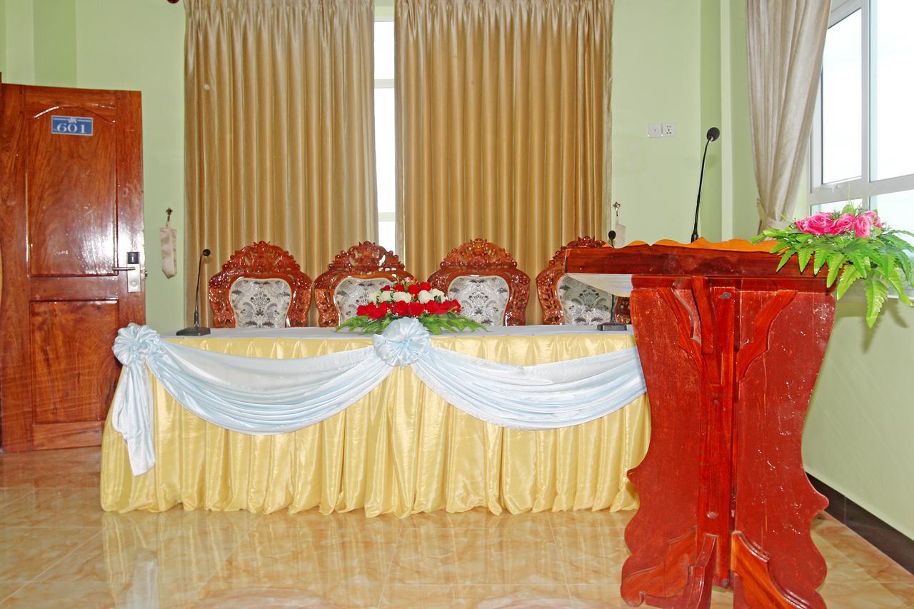 จัสมิน โฮเต็ล แอนด์ สกาย บาร์ Hotel พระตะบอง ภายนอก รูปภาพ