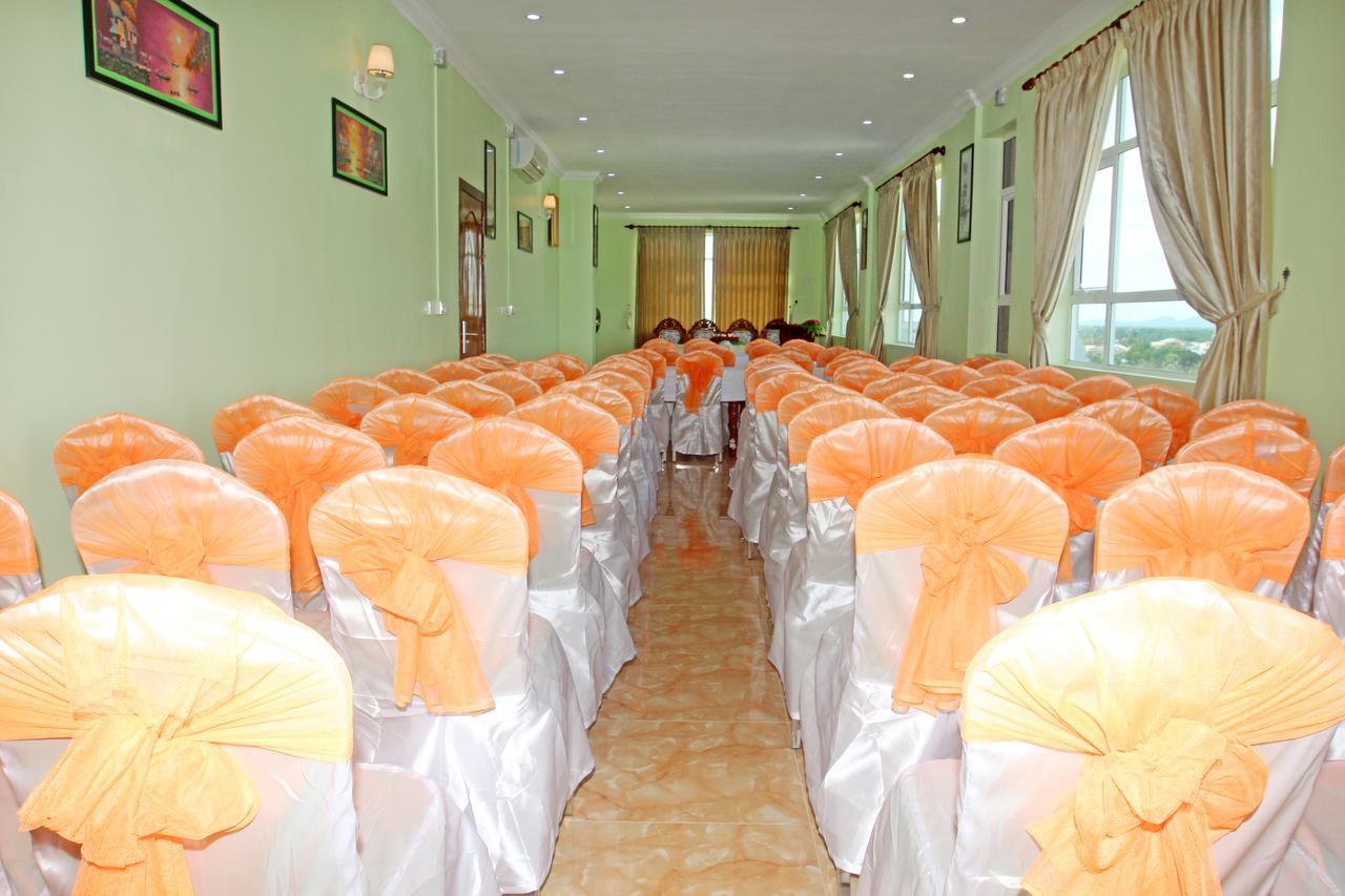จัสมิน โฮเต็ล แอนด์ สกาย บาร์ Hotel พระตะบอง ภายนอก รูปภาพ