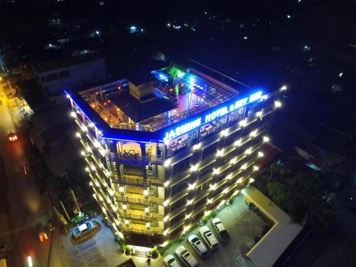จัสมิน โฮเต็ล แอนด์ สกาย บาร์ Hotel พระตะบอง ภายนอก รูปภาพ