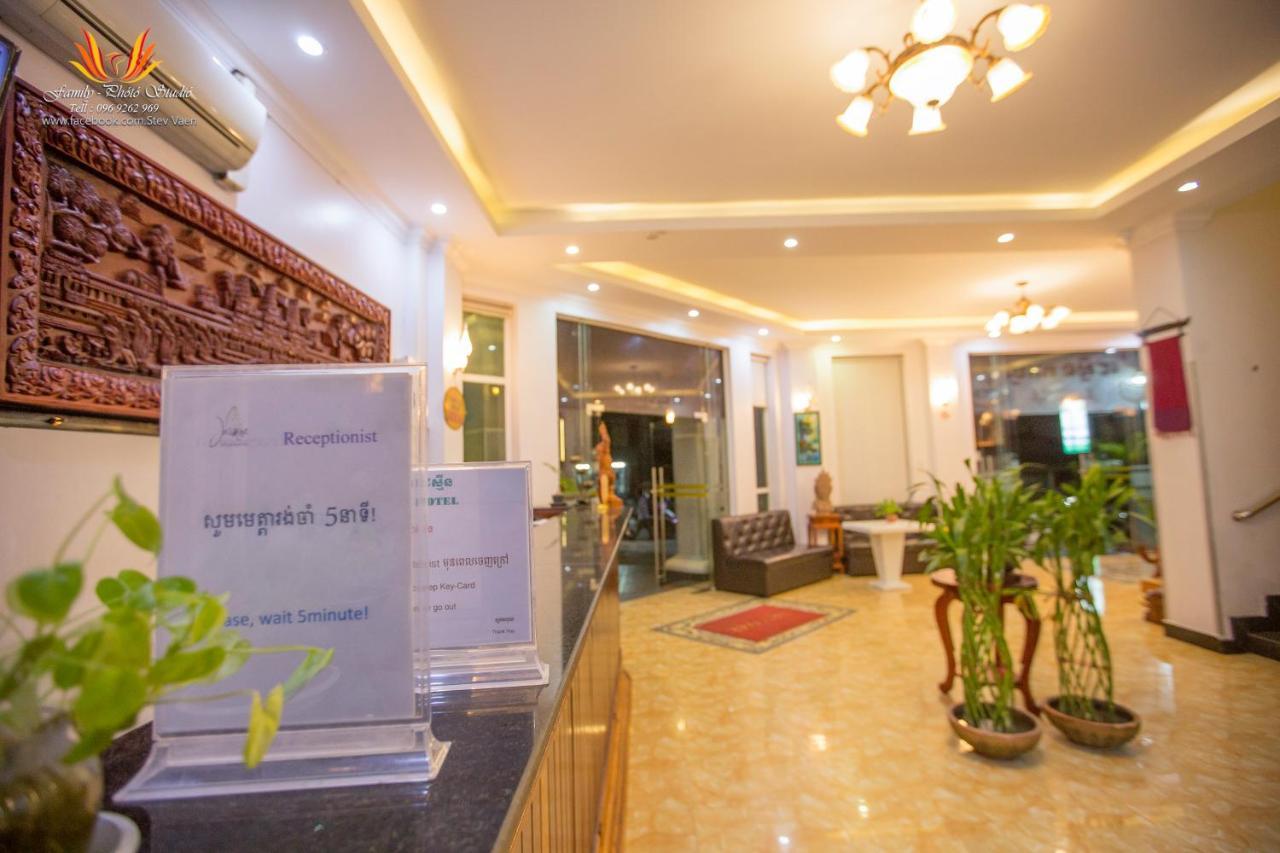 จัสมิน โฮเต็ล แอนด์ สกาย บาร์ Hotel พระตะบอง ภายนอก รูปภาพ