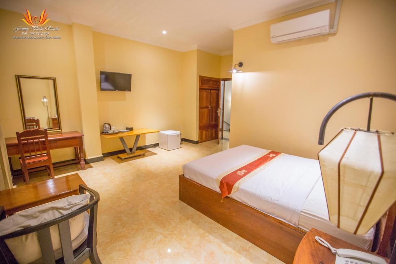 จัสมิน โฮเต็ล แอนด์ สกาย บาร์ Hotel พระตะบอง ภายนอก รูปภาพ