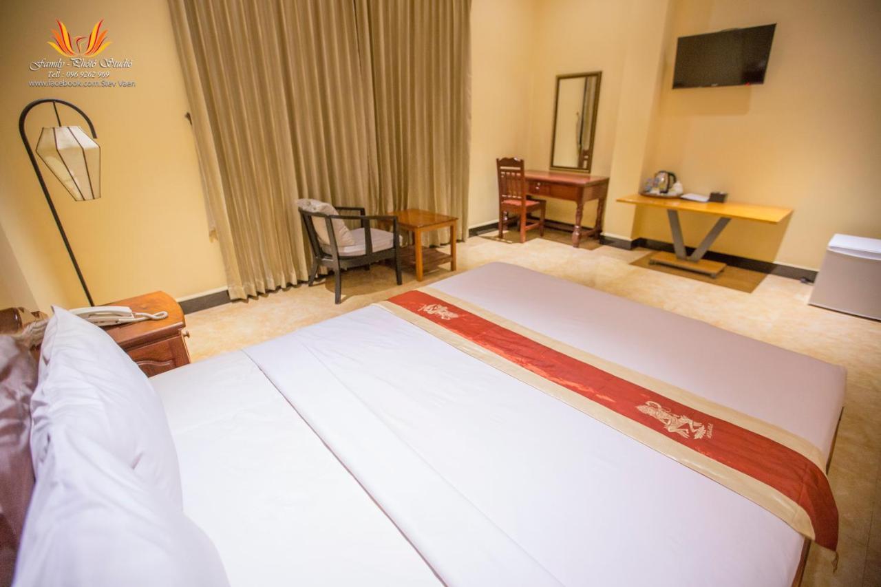 จัสมิน โฮเต็ล แอนด์ สกาย บาร์ Hotel พระตะบอง ภายนอก รูปภาพ